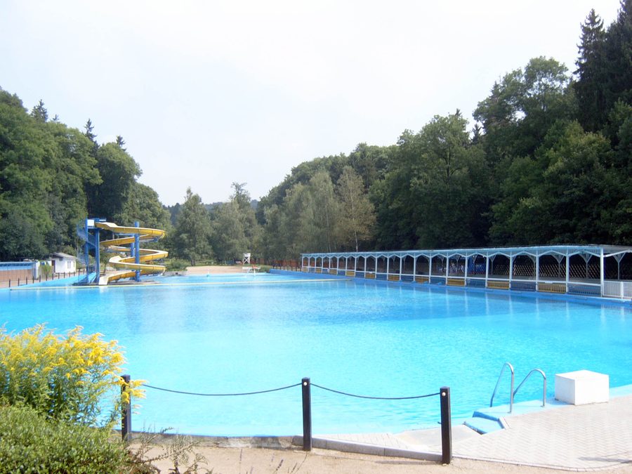 Piscina forestale di Rastenberg in Turingia