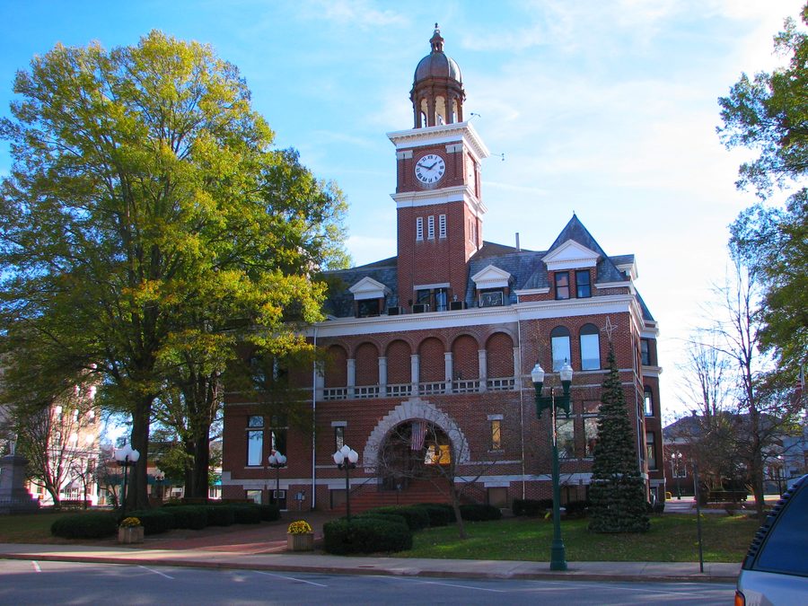 Henry County Courthouse nel centro storico di Parigi, Tennessee