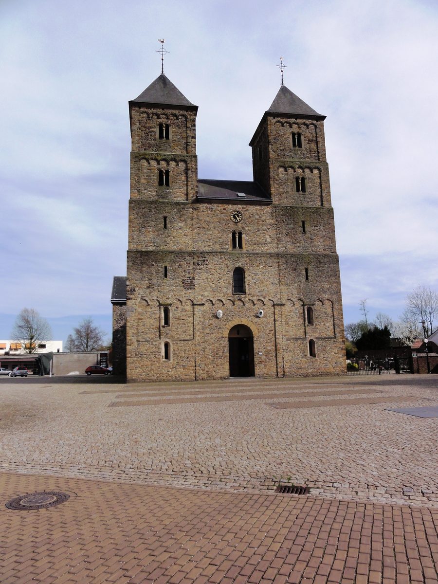 Basilica di Susteren vista frontalmente