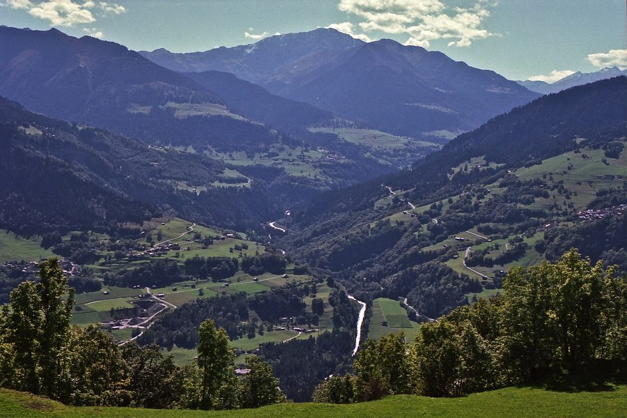Vista da Ladir sulla Valle del Reno nei Grigioni