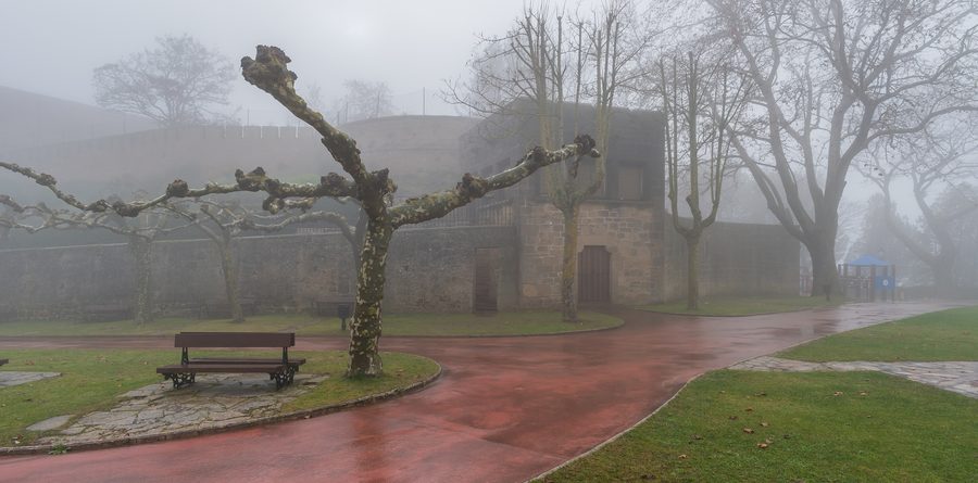 Mura cittadine che circondano il centro storico di Laguardia nei Paesi Baschi della Spagna