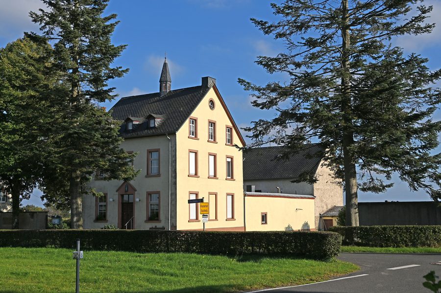 Buchholz a Pantenburg con l'ex casa parrocchiale e il monastero da nord-ovest