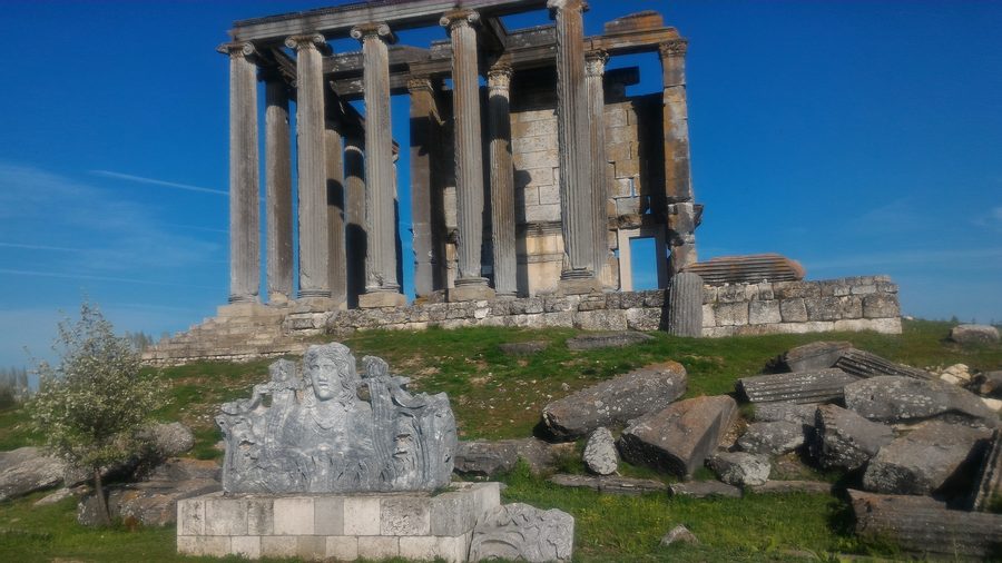 Rovine del Tempio di Zeus nell'antica città di Aizanoi presso Çavdarhisar