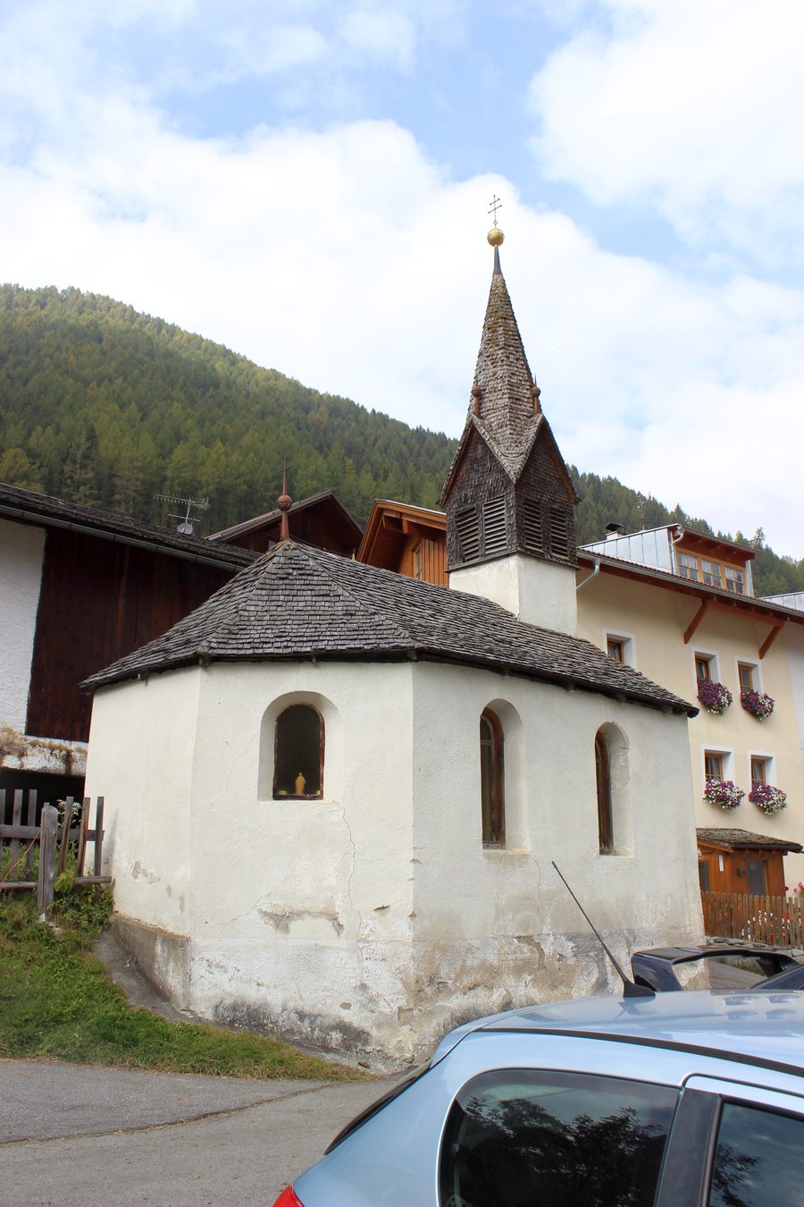Cappella a Kapron nella Vallelunga