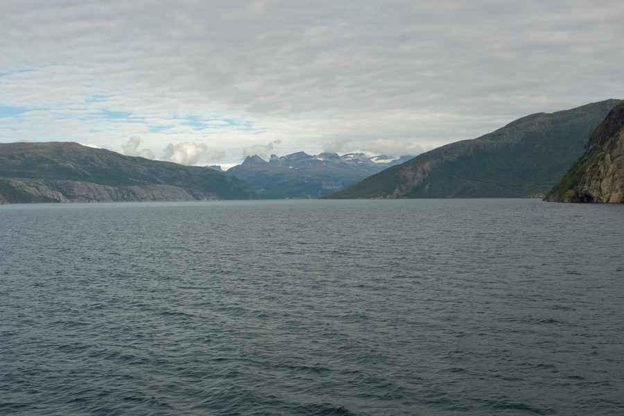 Melfjorden nel comune di Rødøy nel Nordland