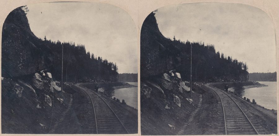 Stereoscopio della linea ferroviaria svedese tra Sparsör e Frusfällan con l'Öresjö