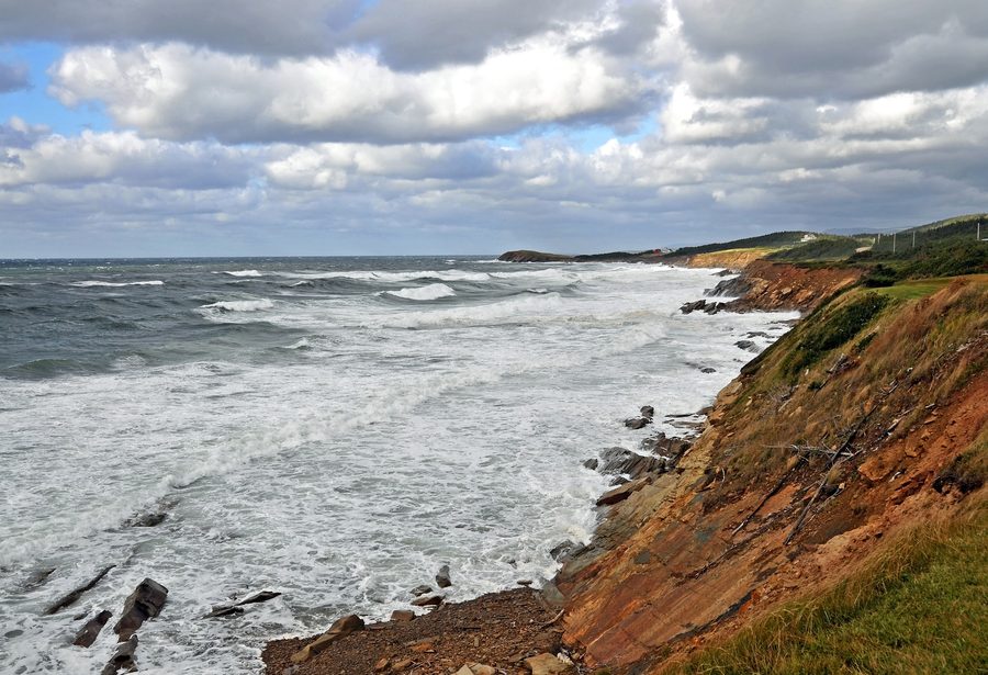 Paesaggio costiero sulla costa nord-occidentale di Cape Breton nella Contea di Inverness tra Whale Cove e Margaree