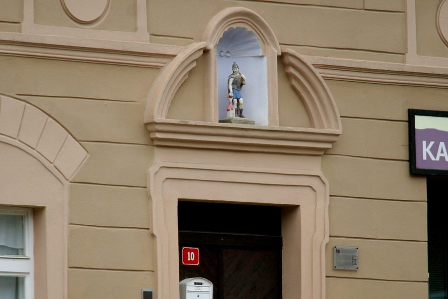 Casa borghese storica sulla piazza Náměstí Republiky a Jáchymov