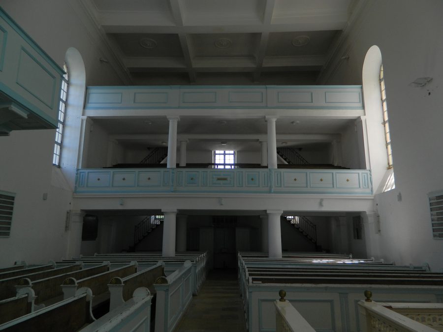 Parte orientale della navata nella chiesa riformata di Túrkeve, Ungheria