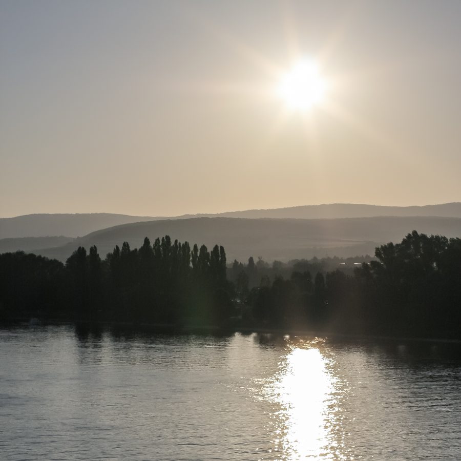 Reno, Rheingau e Taunus a Schierstein in controluce