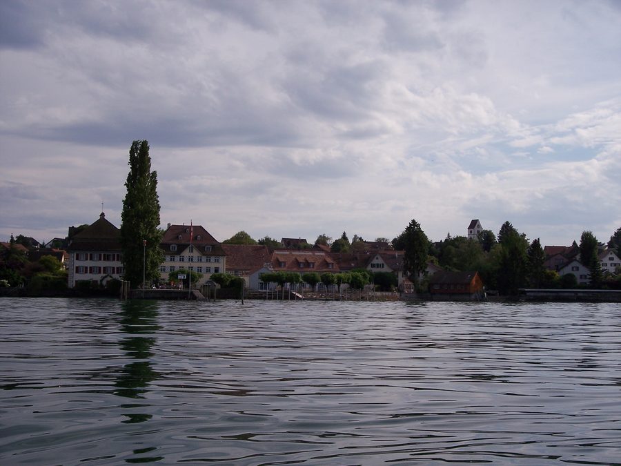Uttwil con la riva del Lago di Costanza, visto dall'acqua