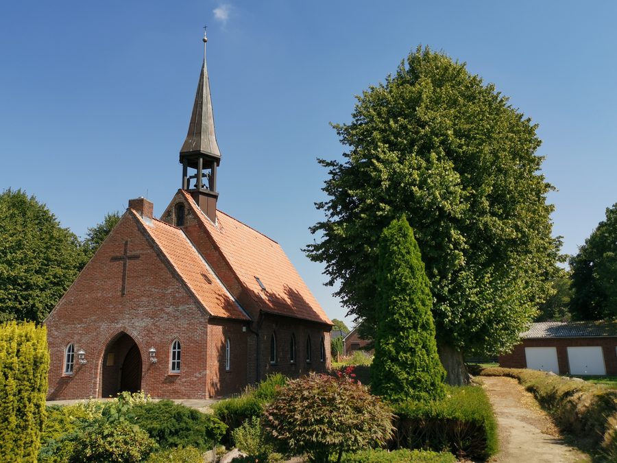 Chiesa della Santa Croce a Windbergen vista dall'esterno