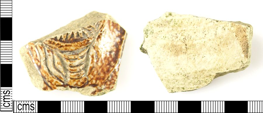 Frammento di una brocca Bartmann di Frechen del XVII secolo