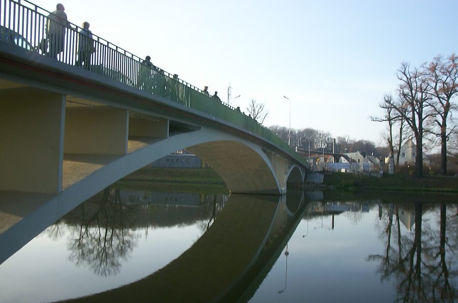 Ponte sulla Neisse tra Łęknica e Bad Muskau, visto dalla Polonia verso la Germania
