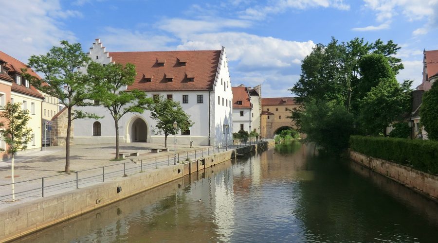 Passeggiata lungo la Vils ad Amberg con l’ex arsenale principesco elettorale