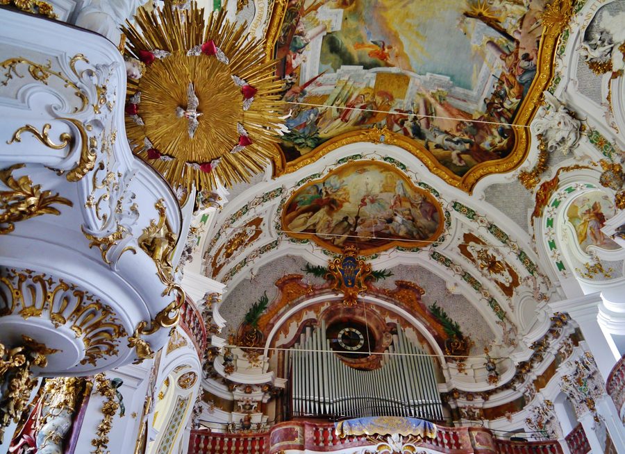 Interno della basilica asam St. Margaretha a Osterhofen