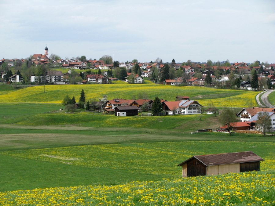 Vista del paese di Seeg nell'Oberallgäu da est