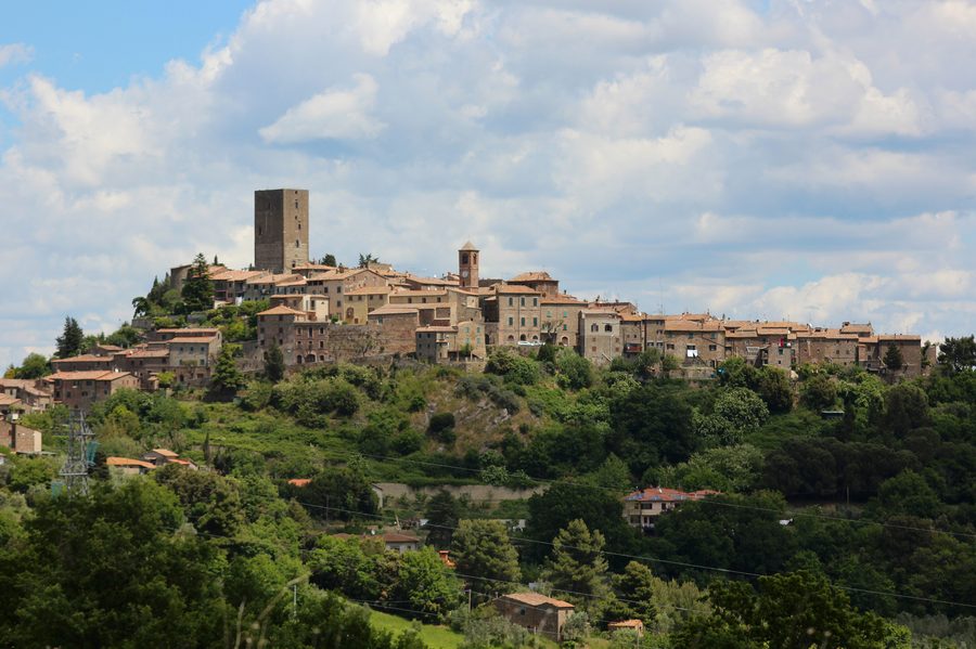Panorama di Montecatini Val di Cecina in Toscana, Italia