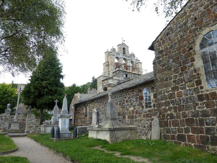 Chiesa e antico cimitero di Saint-Front nell'Alta Loira