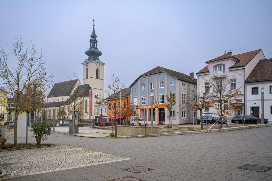 Piazza del mercato lastricata di Gallneukirchen