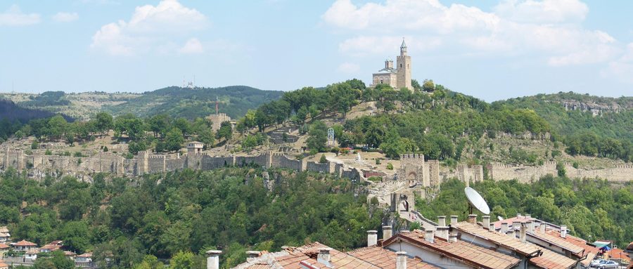 Vista panoramica della fortezza di Tsarevets a Veliko Tŭrnovo
