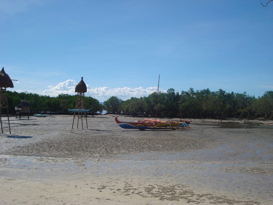 Statua presso il santuario di Lapu-Lapu sull’isola di Mactan