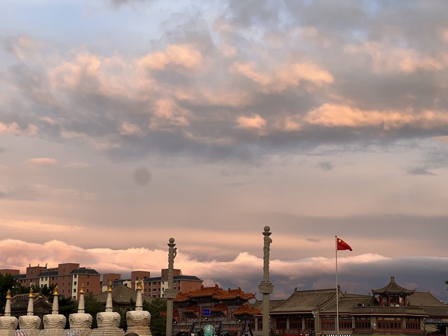 Vista a distanza del monastero di Dazhao a Hohhot, Mongolia Interna
