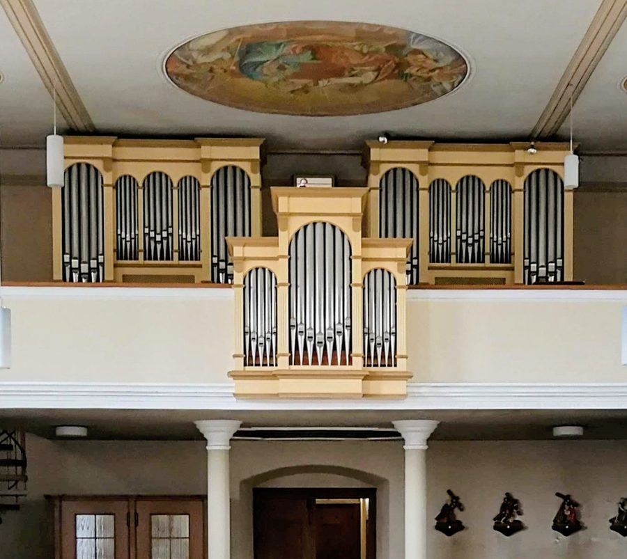 Organo nella chiesa parrocchiale cattolica Zur Schmerzhaften Mutter Gottes a Ellenberg nell'Ostalbkreis