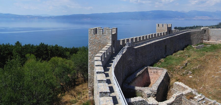 Vista sul lago di Ohrid e sulla fortezza