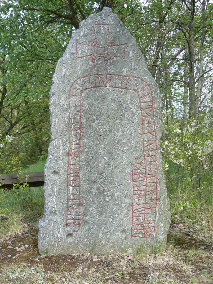 Pietra runica dell'XI secolo presso Skärblacka in Östergötland