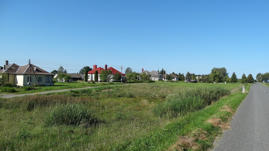 Skirlėnai nel distretto di Vilnius, visto da una strada