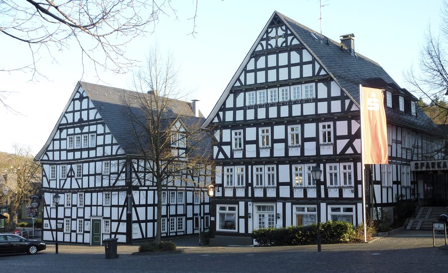 Case a graticcio storiche nella piazza del mercato di Hilchenbach nel circondario di Siegen-Wittgenstein