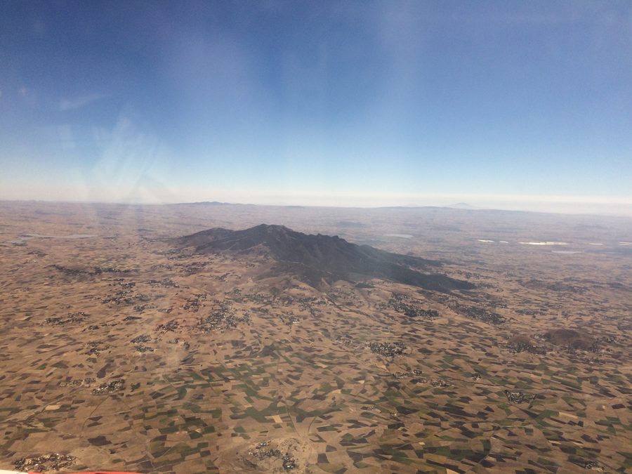 Veduta aerea con il Mount Yerer; sullo sfondo si vedono i laghi di Bishoftu.