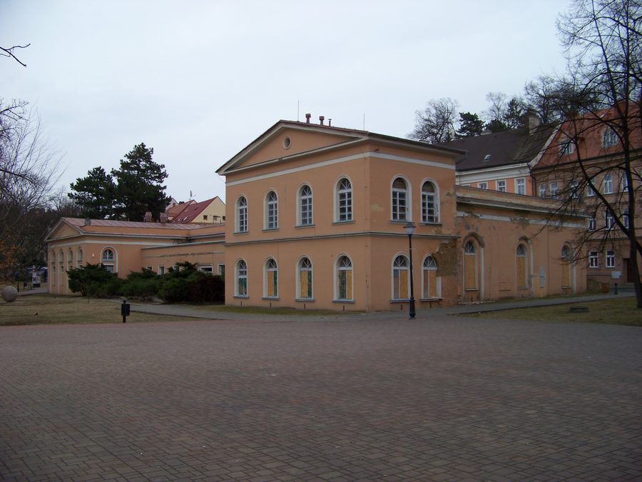 Parco termale con gli edifici di Hadí Lázně a Teplice.