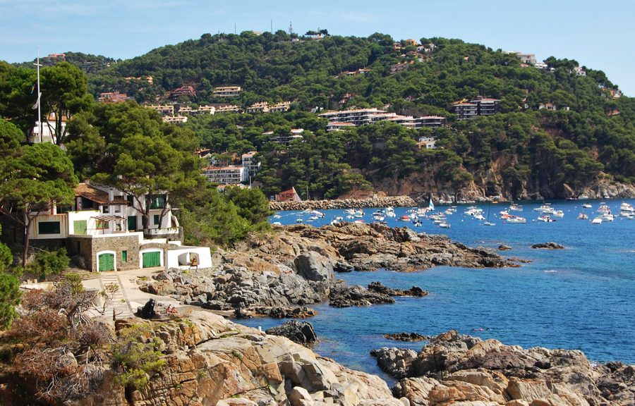 Spiaggia di Llafranc a Palafrugell sulla Costa Brava