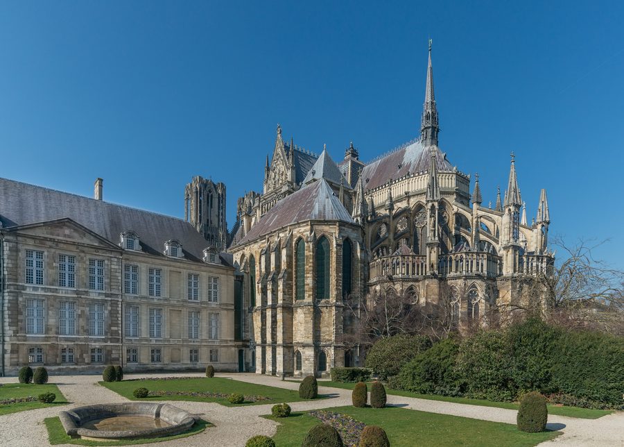 Palazzo del Tau e Cattedrale di Notre-Dame di Reims visti da est