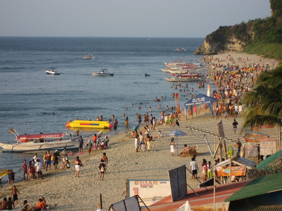 White Beach al tramonto a Puerto Galera
