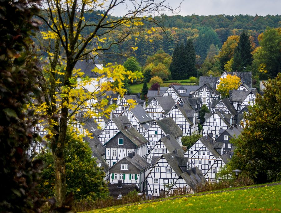 Centro storico Alter Flecken a Freudenberg con fitte case a graticcio