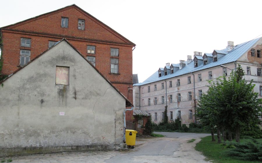 Edifici in rovina nel complesso monastico di Leśna Podlaska