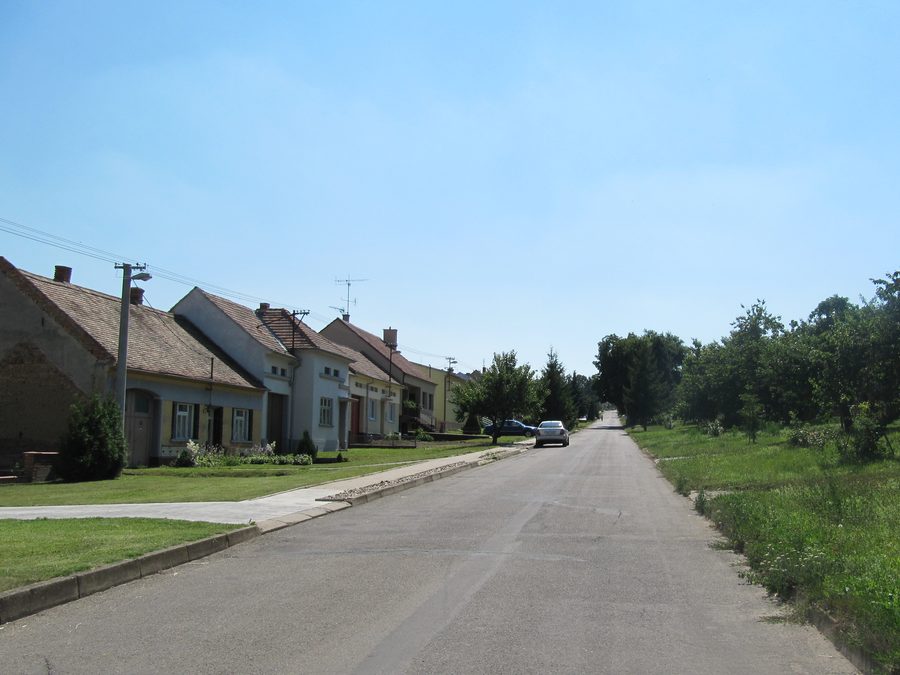 Strada principale di Nový Poddvorov nel distretto di Hodonín