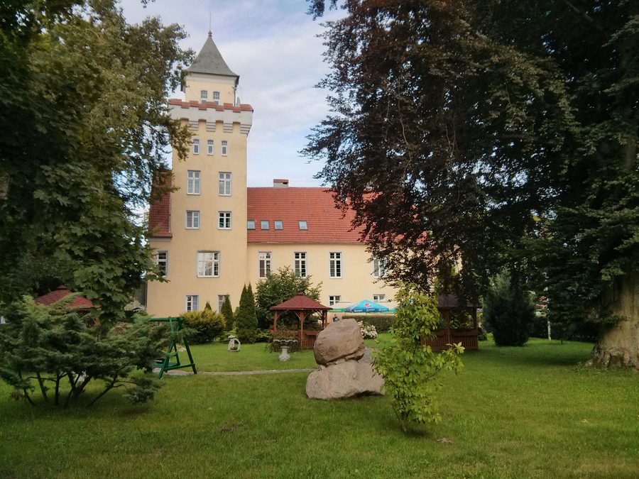 Palazzo a Nowęcin, Polonia