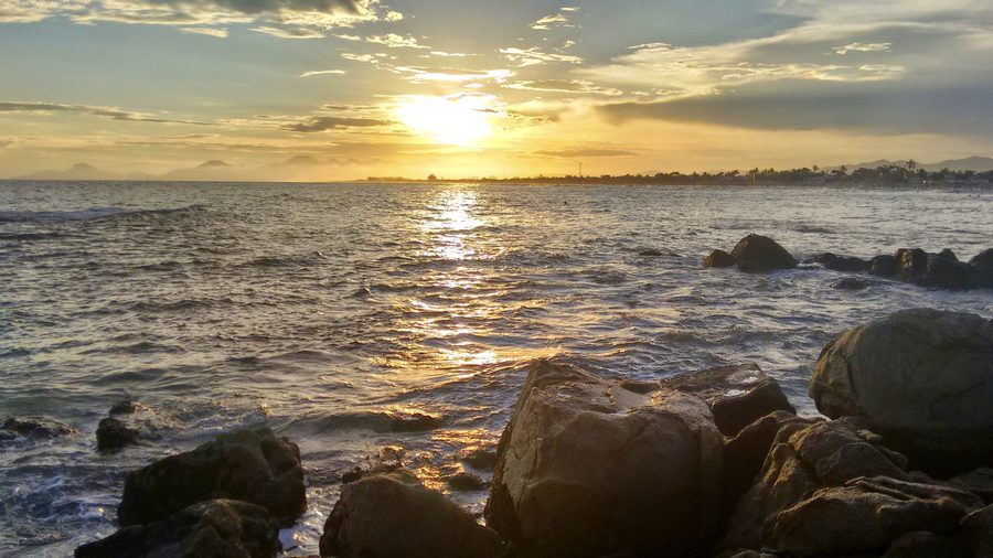 Spiaggia di Itanhaém sulla costa di São Paulo, Brasile, nel tardo pomeriggio