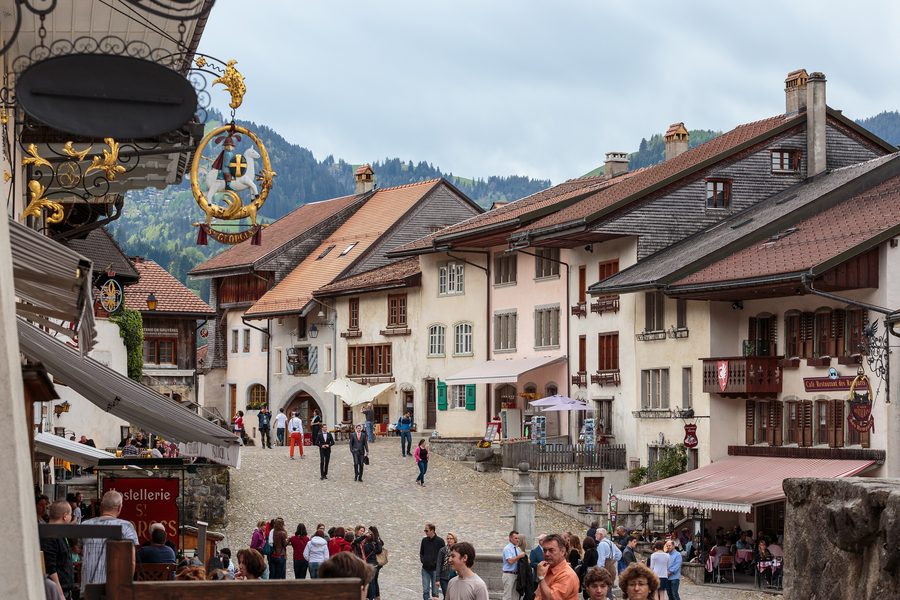 Rue du Bourg a Gruyères FR, Svizzera