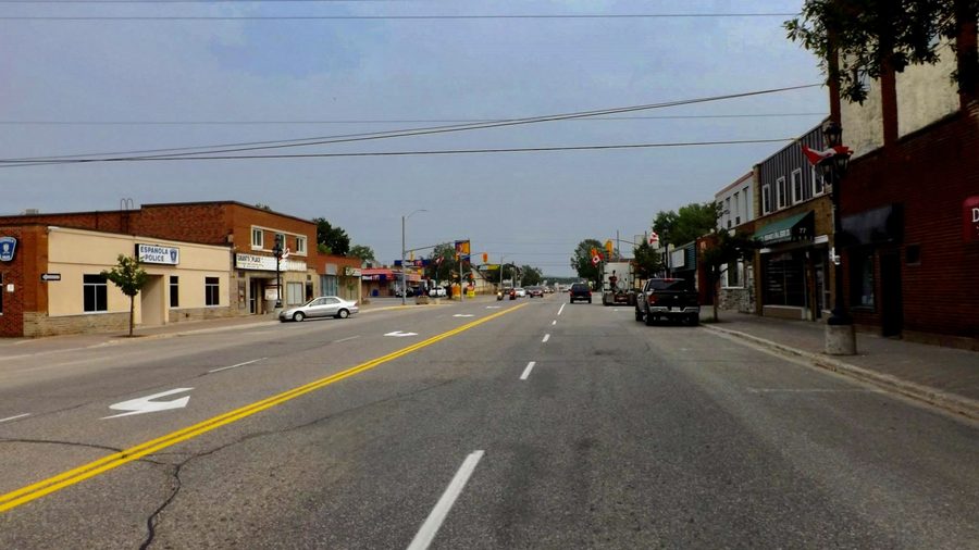 La Main Street di Espanola nel Distretto di Sudbury.