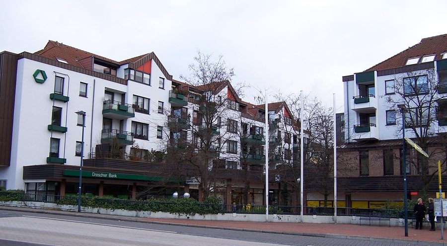 Hochdahler Markt con diversi edifici a Erkrath